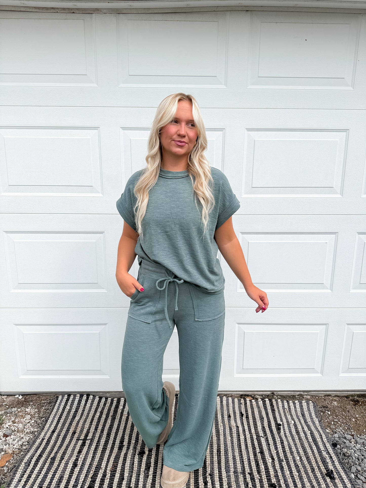 6. sleeve tee & long pants set