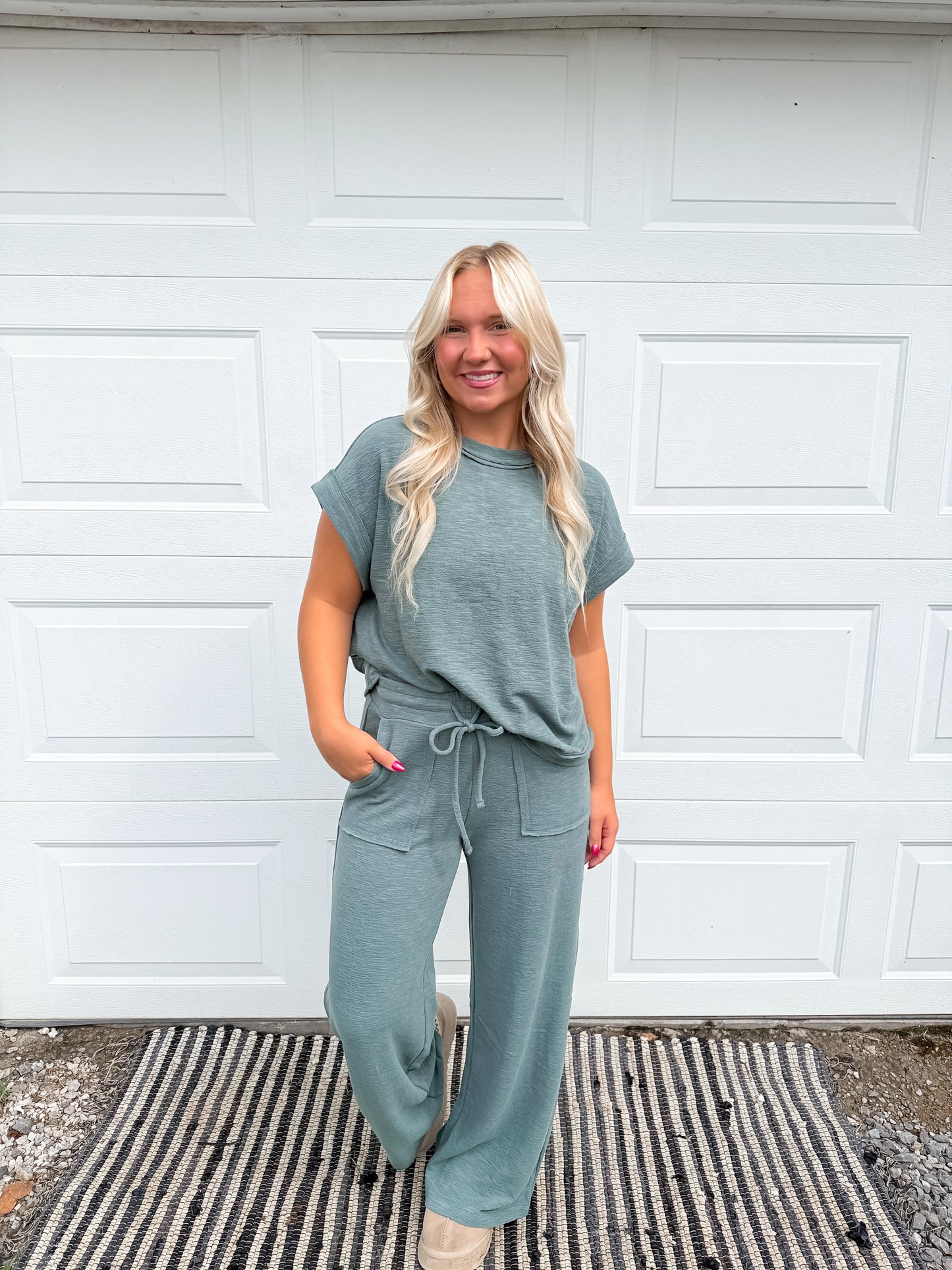 6. sleeve tee & long pants set