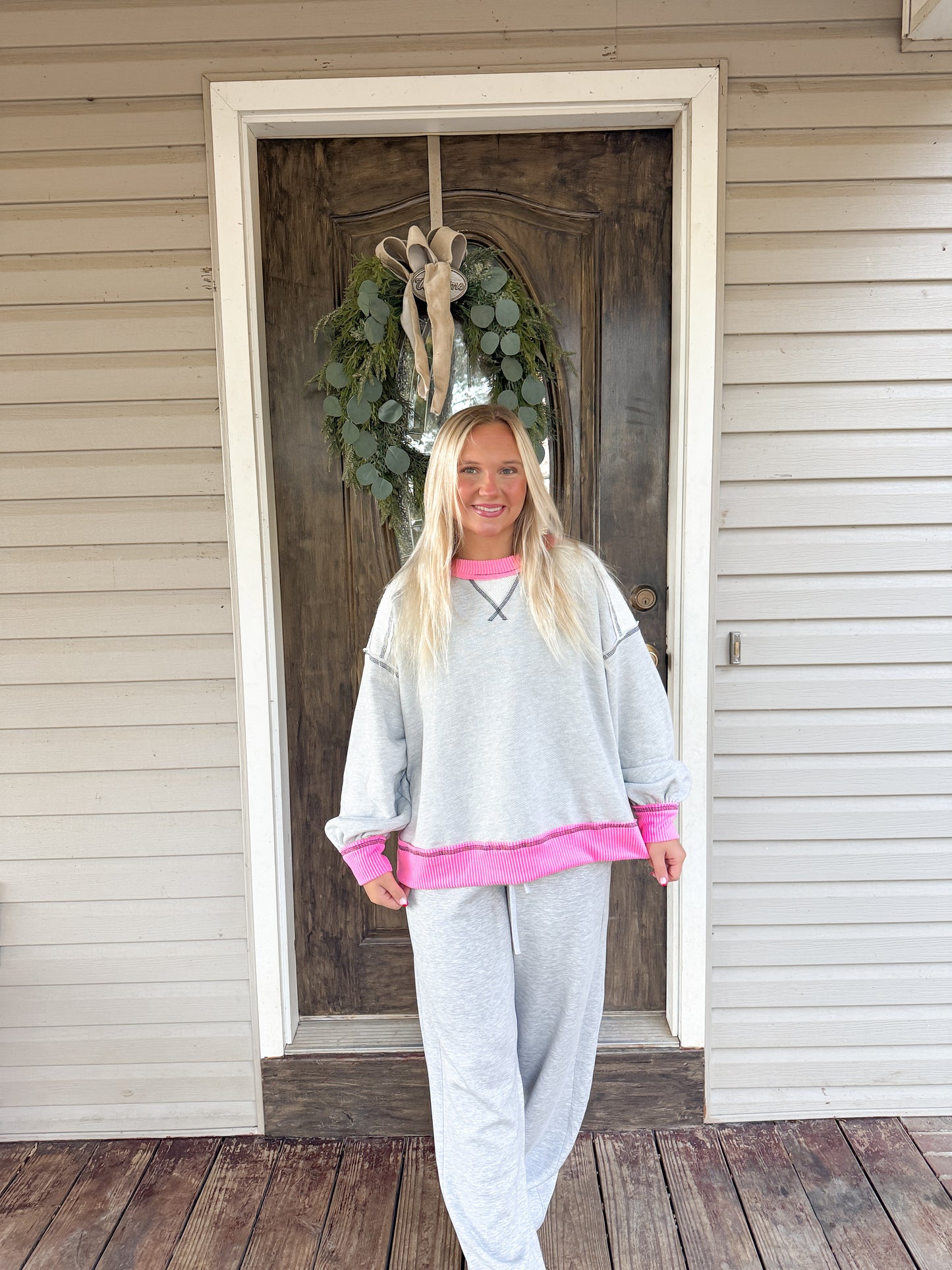 68. CONTRAST & REVERSE STITCH DETAILS SWEATSHIRTS
