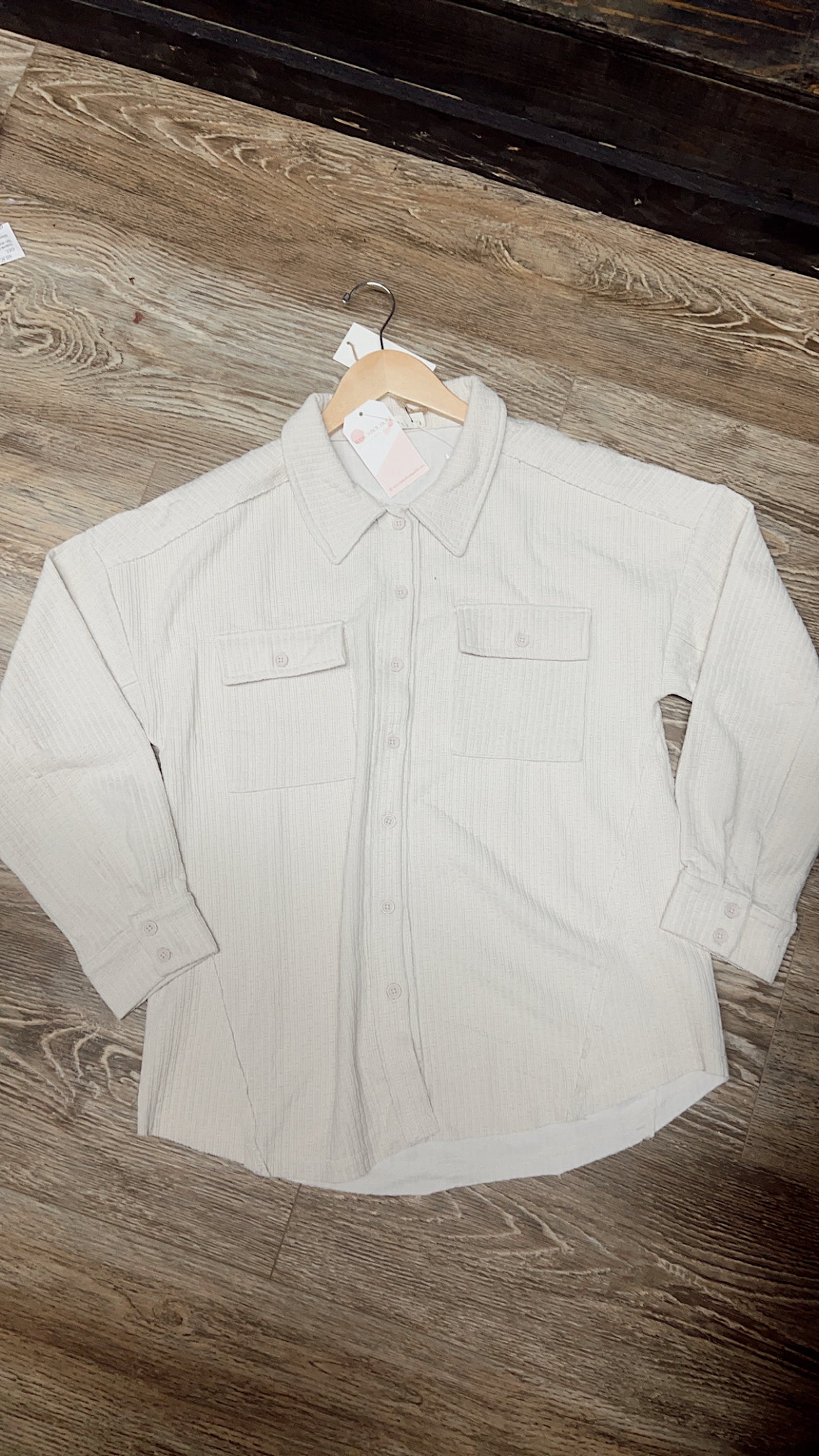 Detailed Button up