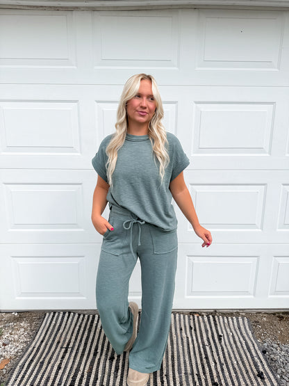6. sleeve tee & long pants set