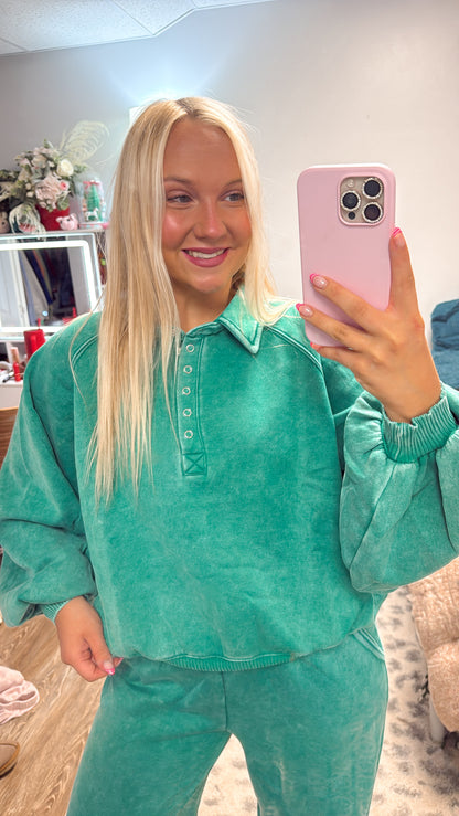 158. Acid Wash Fleece Button Pullover