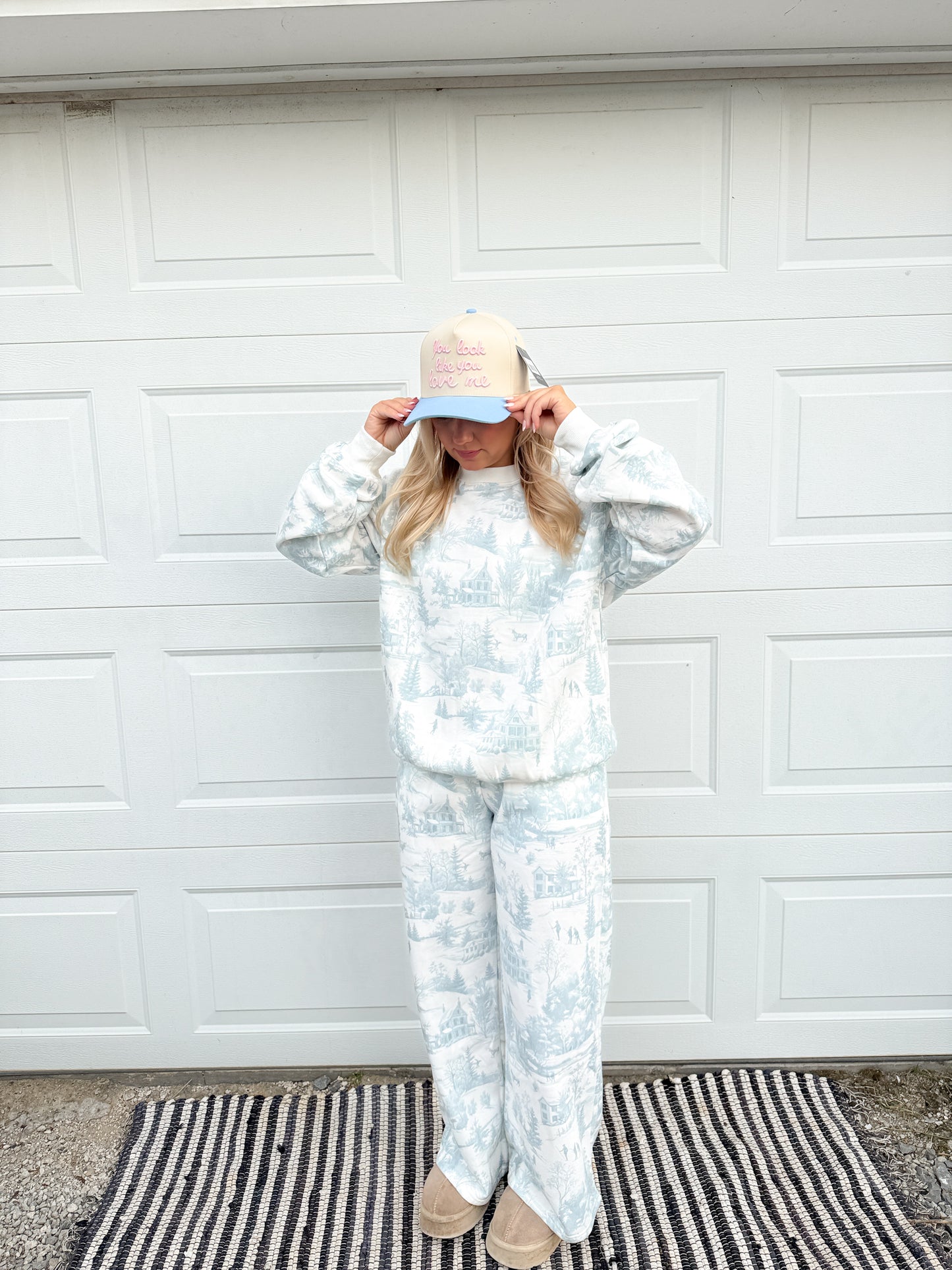 86. Holiday Crewneck