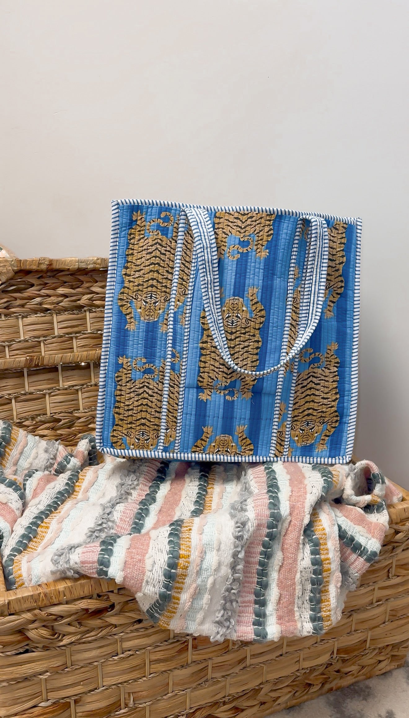 #162. Quilted Tote Bag XL